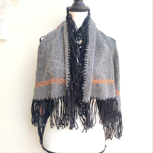 Summer Romero Convertible Fringe Vest/Shawl One Size Gray Black Embroidered - Picture 4 of 12